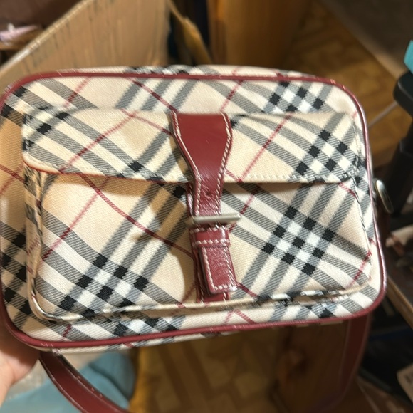 Burberry Sling - Picture 1 of 5